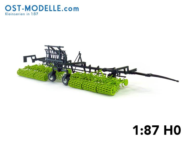 Preview: Koppelwagen T890 A01 Bodenbearbeitung 2 Feingrubber B231 Transportstellung grün neu